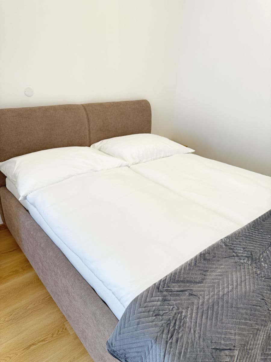 flat to rent, 53 m², Zbraslavská, Prague, Prague