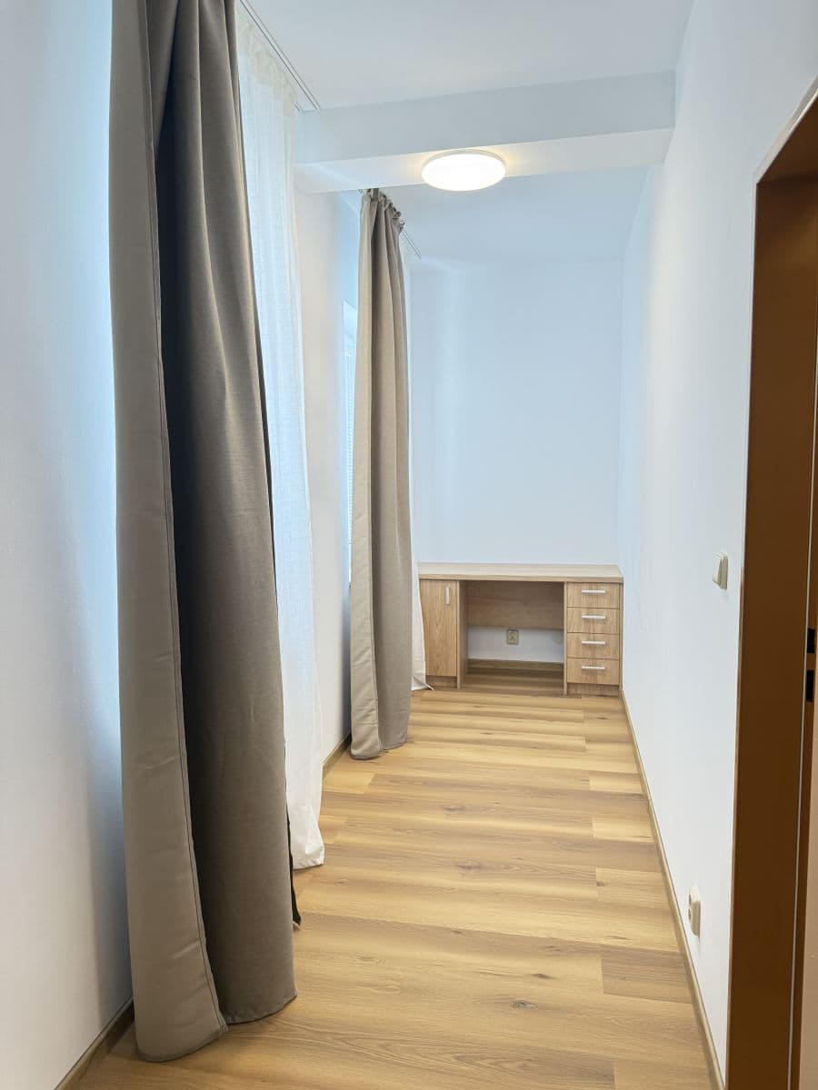 flat to rent, 40 m², Zbraslavská, Prague, Prague