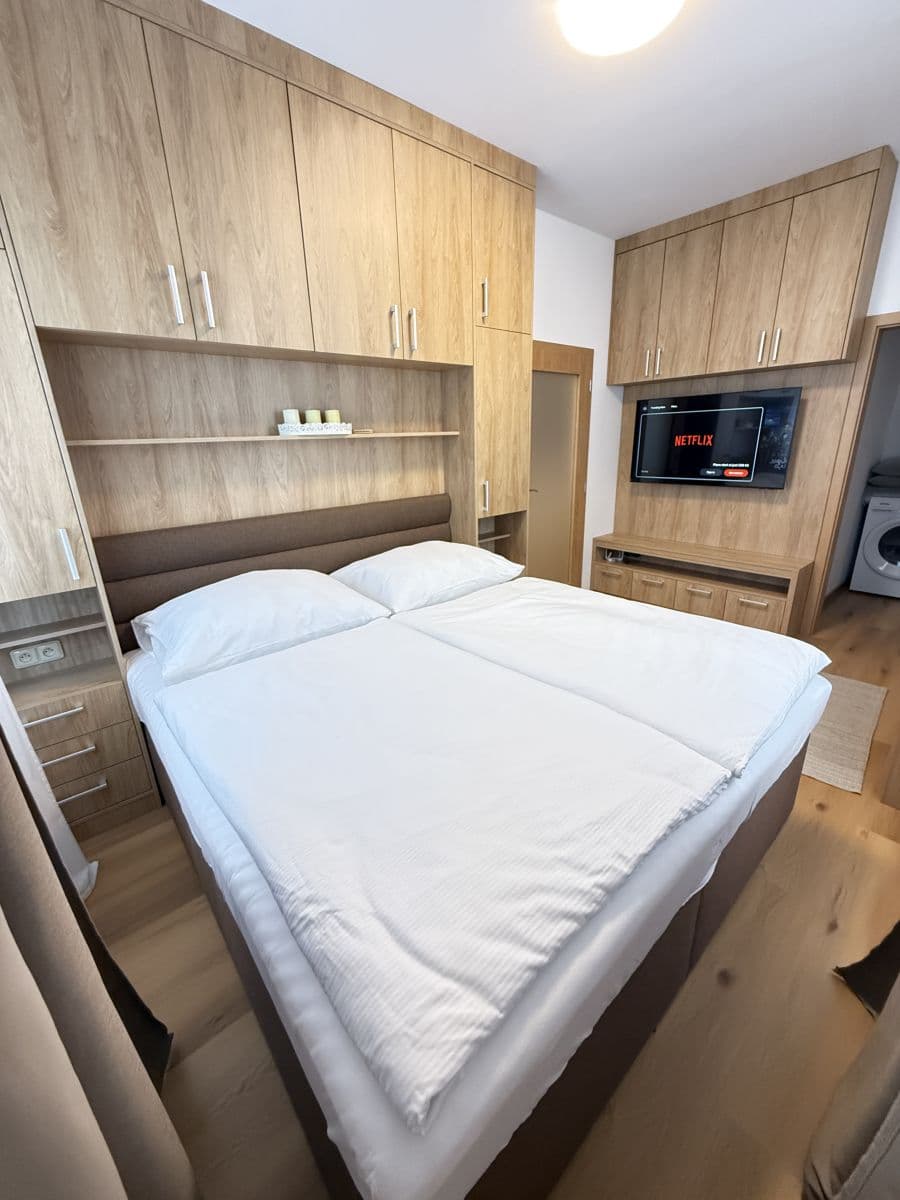 flat to rent, 40 m², Zbraslavská, Prague, Prague