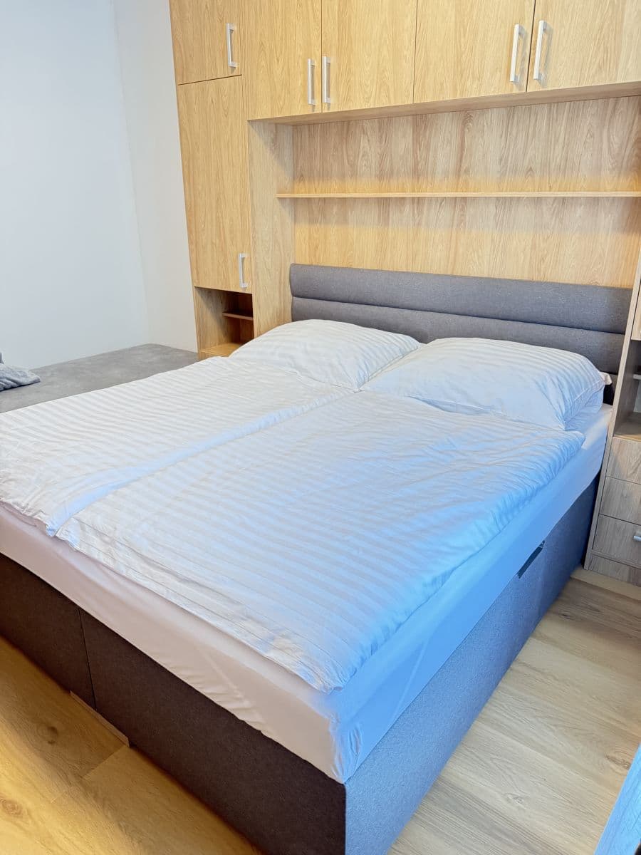 flat to rent, 31 m², Zbraslavská, Prague, Prague
