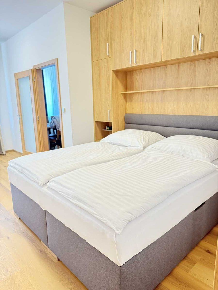 flat to rent, 43 m², Zbraslavská, Prague, Prague