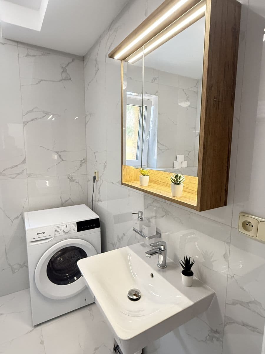 flat to rent, 56 m², Zbraslavská, Prague, Prague