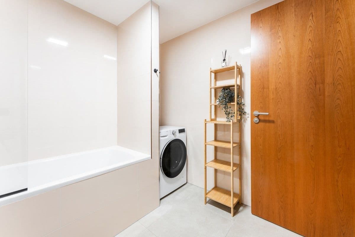 flat to rent, 53 m², Nádražní, Prague, Prague