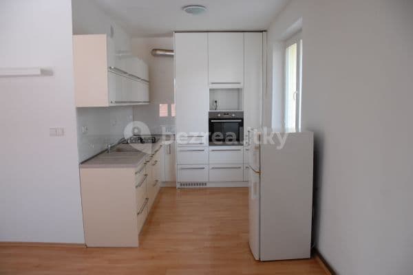 1 bedroom with open-plan kitchen flat to rent, 56 m², Sakařova, Pardubice, Pardubický Region