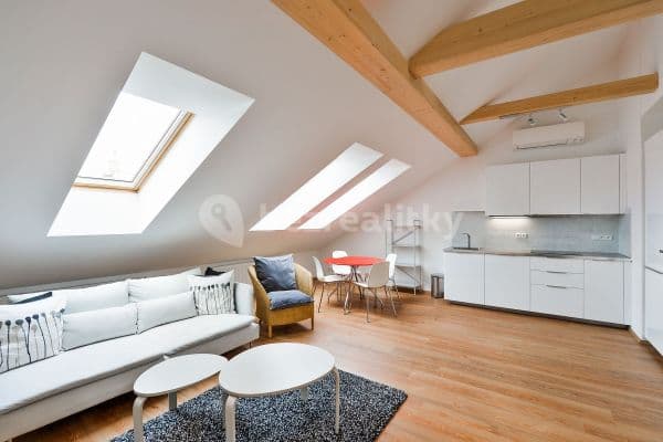 1 bedroom with open-plan kitchen flat to rent, 84 m², Březinova, Hlavní město Praha