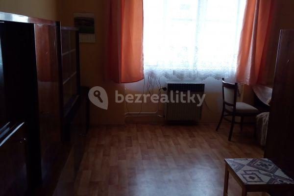3 bedroom flat to rent, 21 m², Na Březince, Prague, Prague