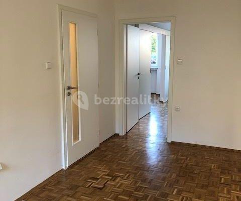2 bedroom with open-plan kitchen flat to rent, 56 m², Saratovská, Praha