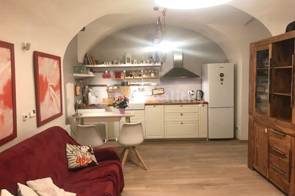 2 bedroom with open-plan kitchen flat to rent, 105 m², Drtinova, Praha 5