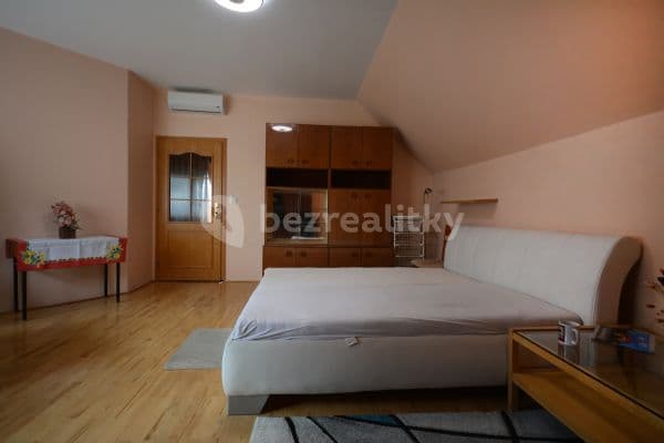 flat to rent, 36 m², Kosatcová, Brno