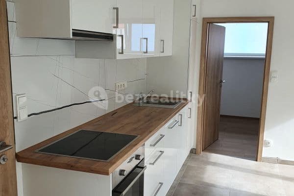 2 bedroom with open-plan kitchen flat to rent, 51 m², Kollárova, Jihlava, Vysočina Region