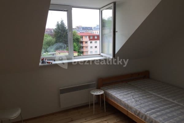 Small studio flat to rent, 26 m², náměstí Emy Destinové, Karlovy Vary, Karlovarský Region