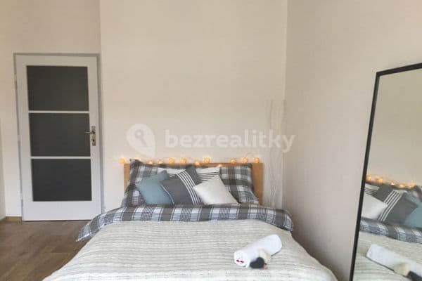 3 bedroom flat to rent, 150 m², Záhřebská, Prague, Prague