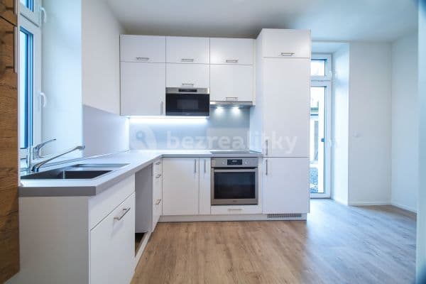 2 bedroom flat to rent, 89 m², Holého, Liberec