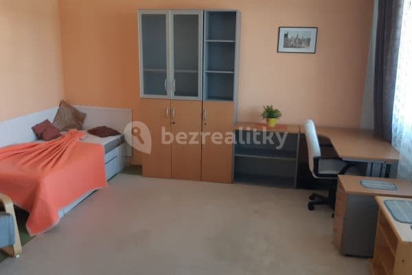 4 bedroom flat to rent, 100 m², Matúškova, 