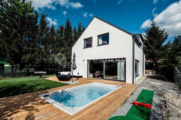 recreational property to rent, 0 m², Suchý