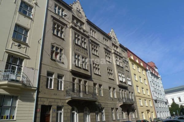 3 bedroom flat to rent, 81 m², Sochařská, Hlavní město Praha