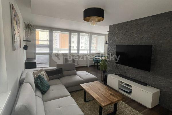 2 bedroom with open-plan kitchen flat to rent, 84 m², Veronské náměstí, Praha