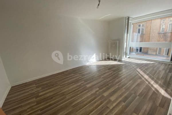 2 bedroom flat to rent, 54 m², Čs. legií, 