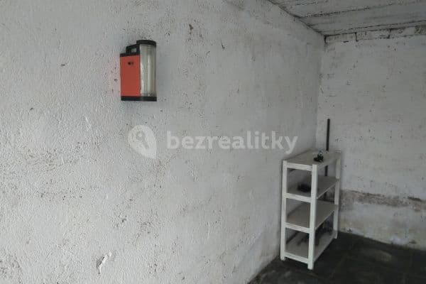 garage to rent, 15 m², Glinkova, Hlavní město Praha