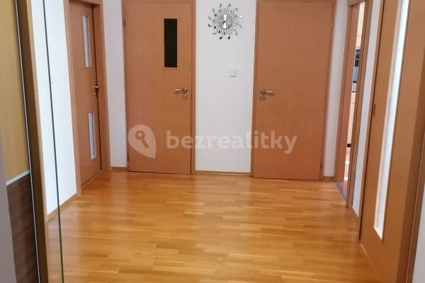 3 bedroom flat to rent, 92 m², Ovčí hájek, Praha