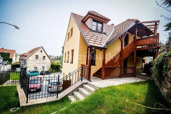 recreational property to rent, 0 m², Plešivec