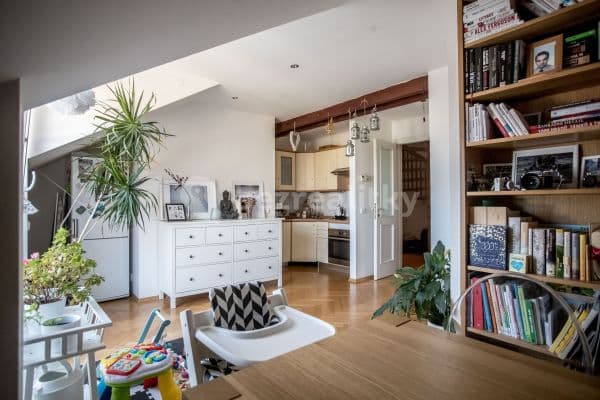 2 bedroom with open-plan kitchen flat to rent, 78 m², Veletržní, Praha