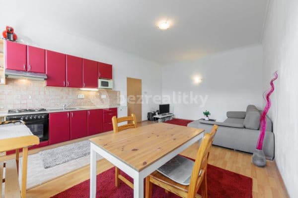 1 bedroom with open-plan kitchen flat for sale, 79 m², Zahradní, 