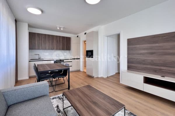 2 bedroom with open-plan kitchen flat to rent, 65 m², U Plynárny, Praha