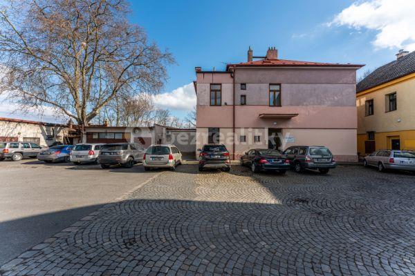 non-residential property for sale, 2,102 m², Jana Palacha, 