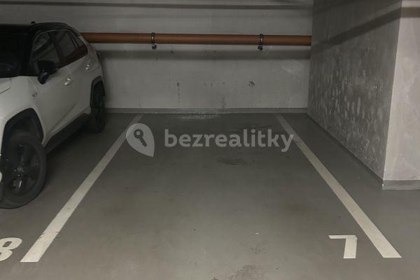garage to rent, 27 m², Petržílkova, Praha