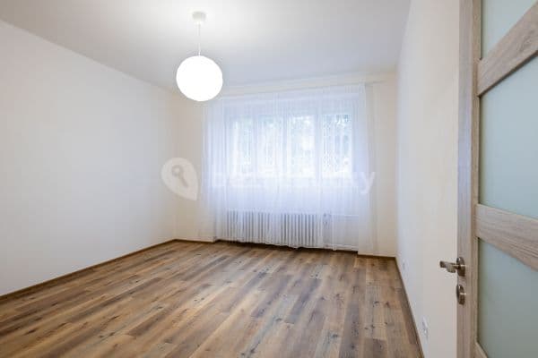1 bedroom with open-plan kitchen flat for sale, 48 m², Podolská, Hlavní město Praha