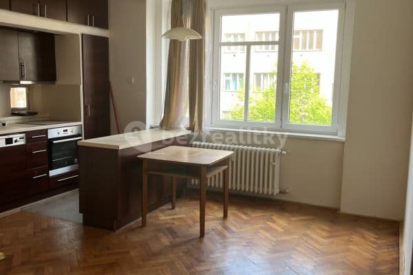 1 bedroom with open-plan kitchen flat to rent, 53 m², Vršovická, Hlavní město Praha