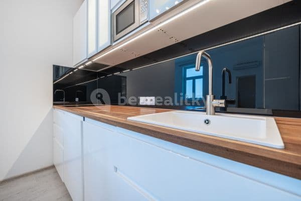 1 bedroom with open-plan kitchen flat for sale, 64 m², 