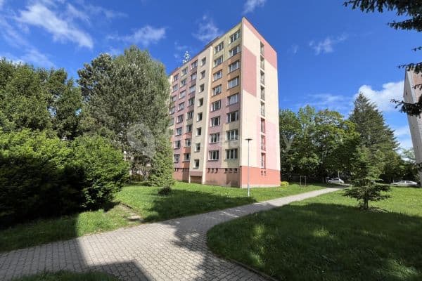 4 bedroom flat for sale, 66 m², sídliště U Nádraží, Jindřichův Hradec, Jihočeský Region