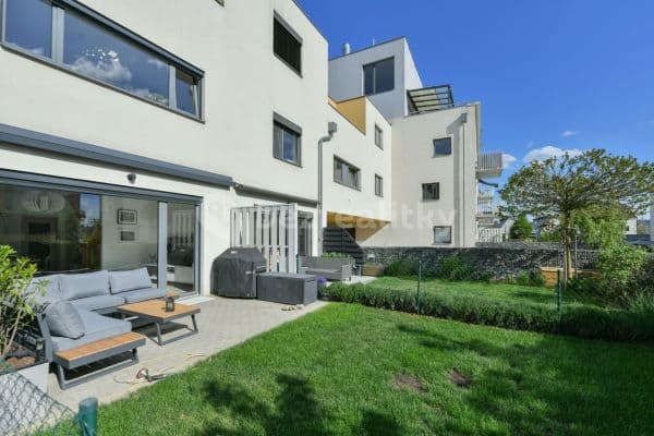 house to rent, 131 m², Praha