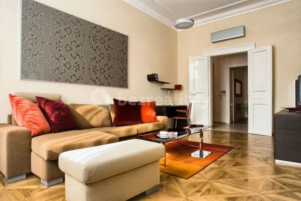 flat to rent, 72 m², Karoliny Světlé, Praha