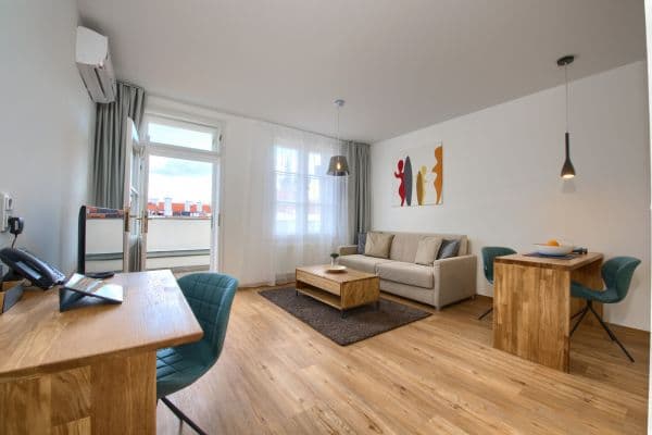 flat to rent, 65 m², Masná, Praha