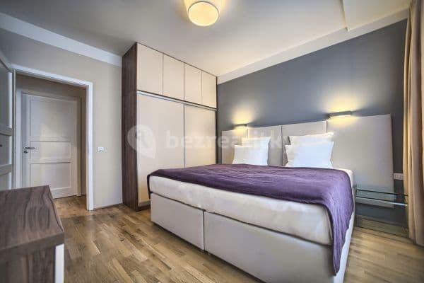 flat to rent, 86 m², Krocínova, Praha