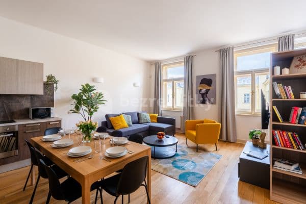 4 bedroom flat to rent, 96 m², Černá, Praha