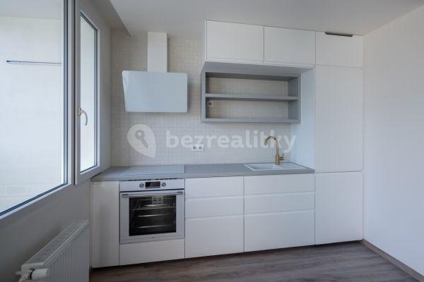 1 bedroom flat to rent, 38 m², Murgašova, Praha