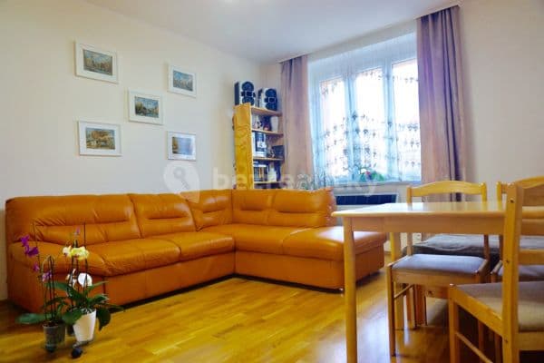 2 bedroom flat for sale, 55 m², Na Veselí, Praha