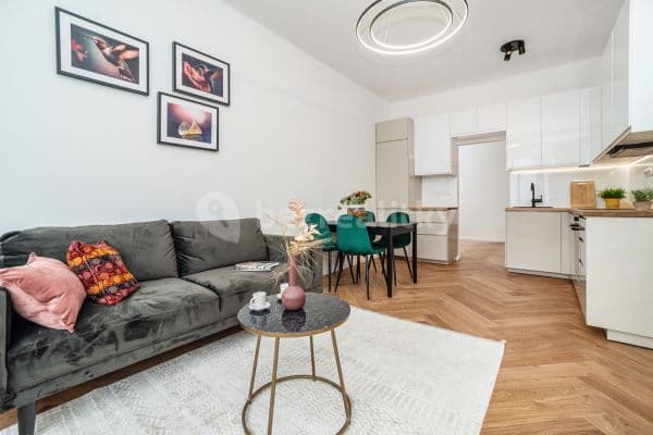 2 bedroom with open-plan kitchen flat for sale, 83 m², Vinohradská, Praha