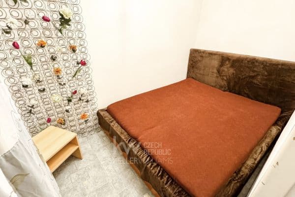 flat to rent, 90 m², Stroupežnického, Praha