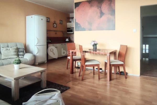 1 bedroom with open-plan kitchen flat for sale, 72 m², Březenecká, 