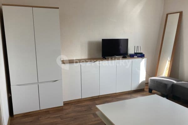 2 bedroom flat to rent, 65 m², Veselá