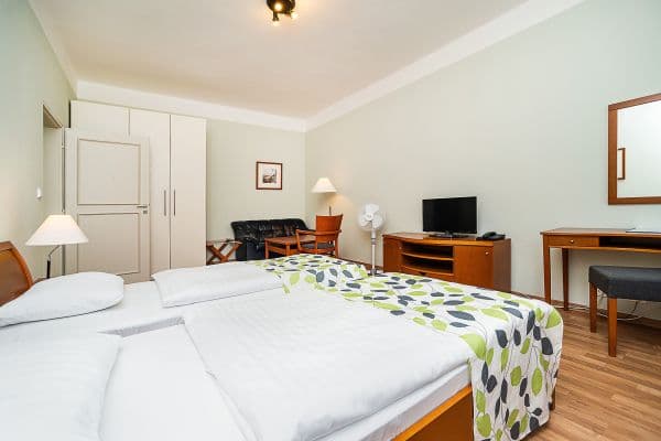 flat to rent, 43 m², Americká, Praha