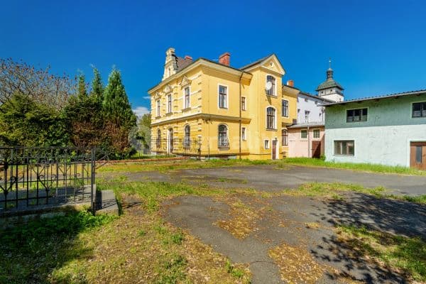 house for sale, 1,225 m², Lipová, 