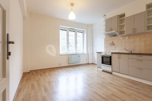 1 bedroom with open-plan kitchen flat for sale, 40 m², Jeseniova, Prague, Prague