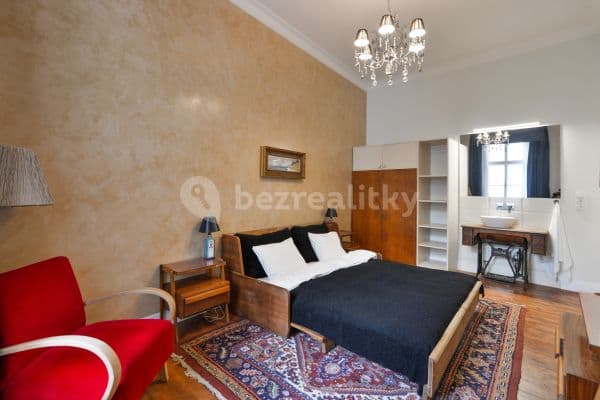 1 bedroom flat to rent, 33 m², Hálkova, Praha