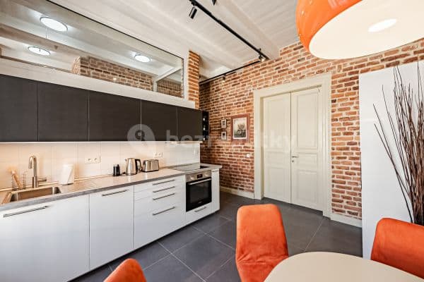 2 bedroom flat to rent, 74 m², Hálkova, Hlavní město Praha
